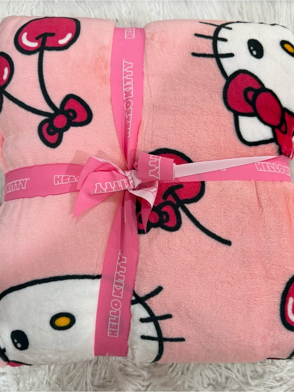 Hello Kitty cherry  Full/Queen Blanket
